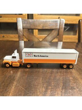 Winross TNT North America Metal Die Cast Toy Model Truck